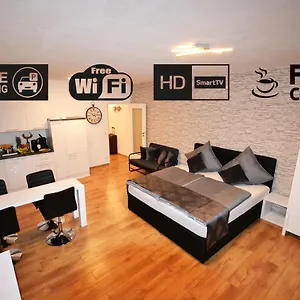 Apartamento Madame Tower, Colónia