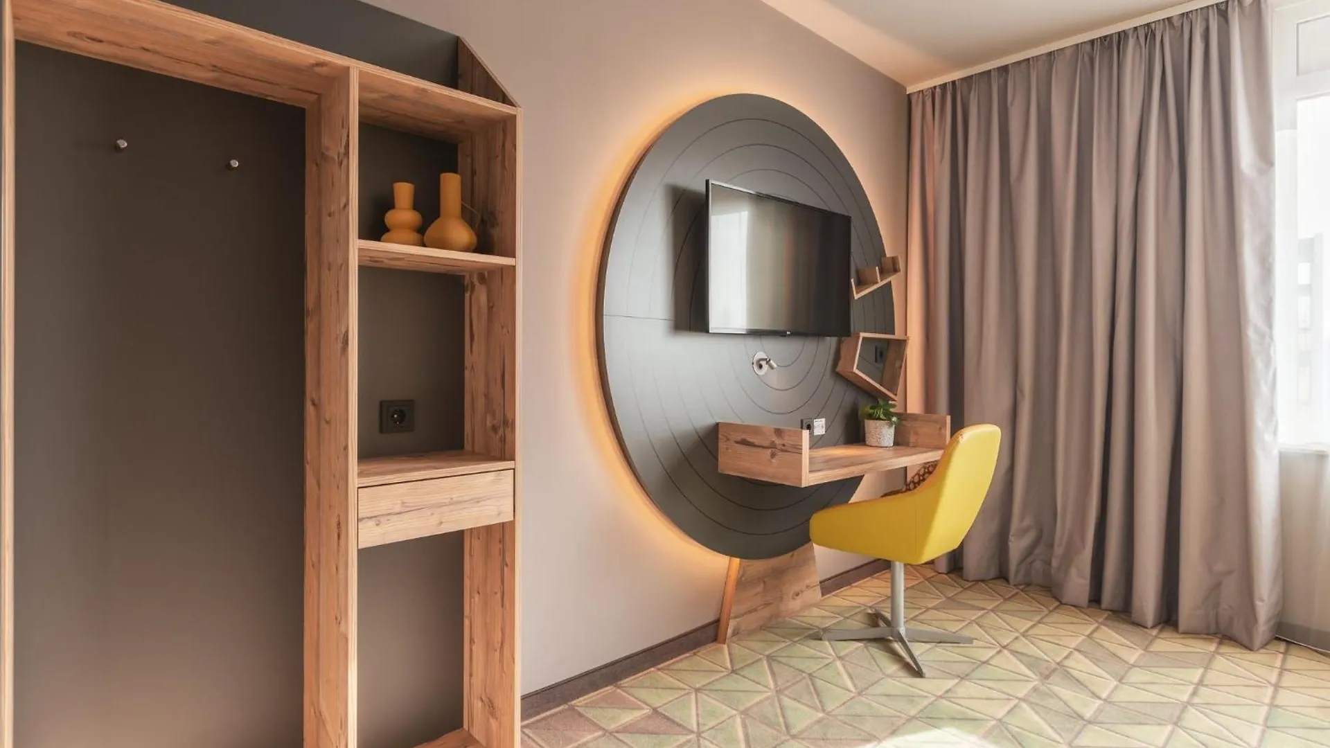 Holiday Inn - The Niu, Mill Cologne Muelheim, An Ihg Hotel